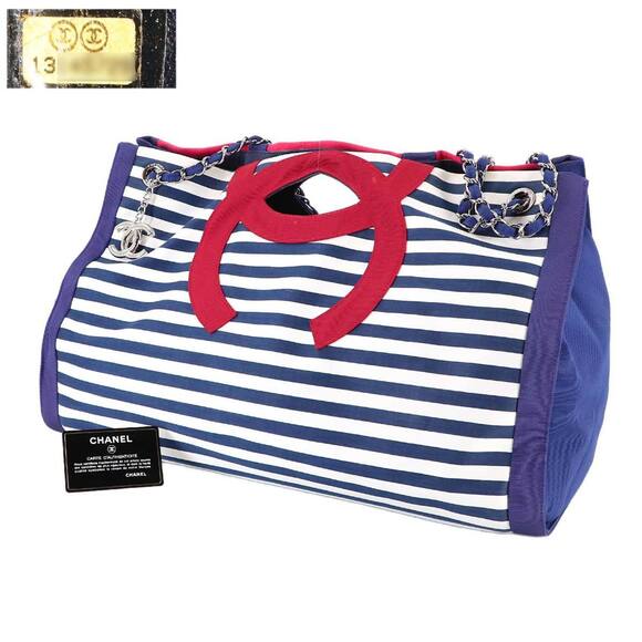 CHANEL Red Canvas Logo Tote Bag - Picture 2 of 10